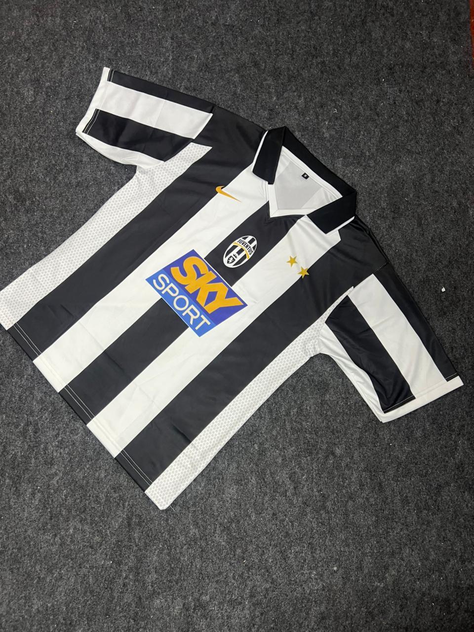 NEDVED HOME KIT RETRO JUVENTUS
