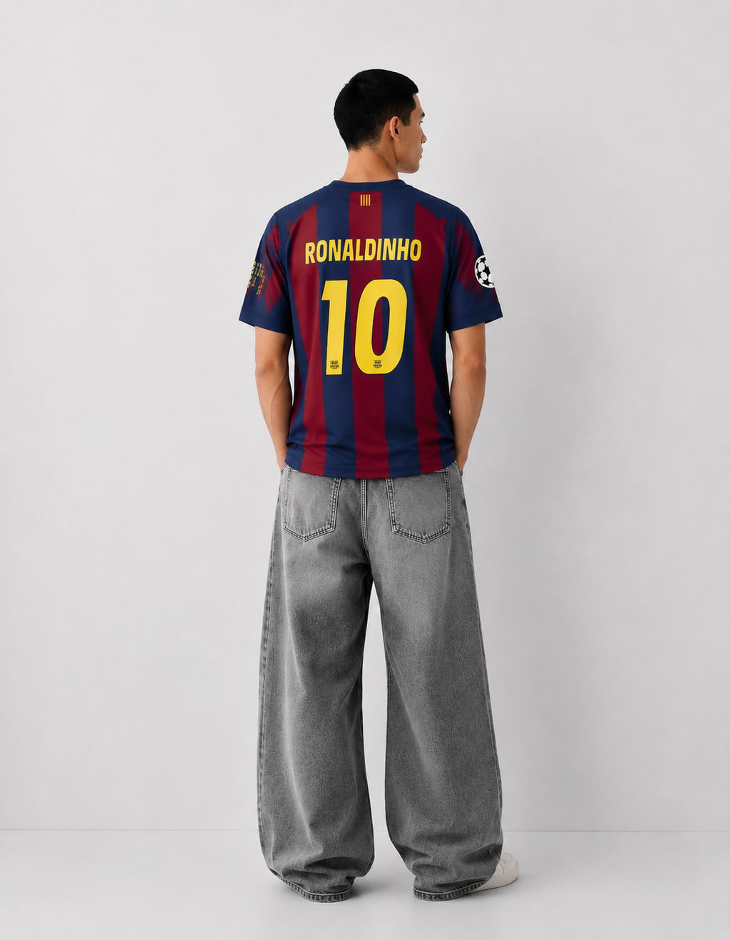 Ronaldinho Barcelona home jersey from the 2005-06