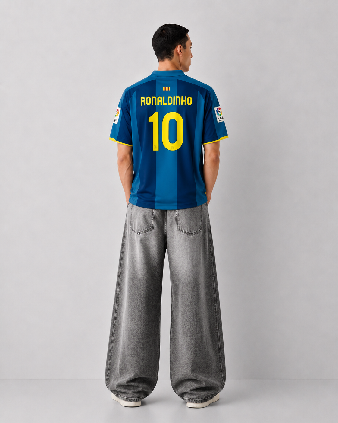 Ronaldinho – FC Barcelona 2006-07 Away Kit