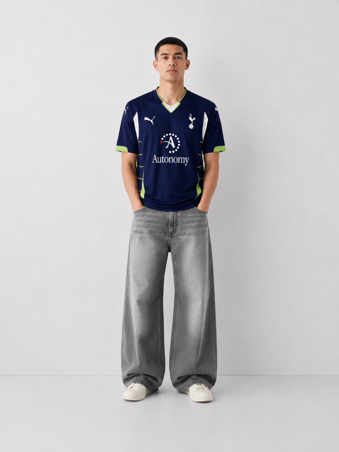 Luka Modrić – Tottenham Hotspur 2011-12 Away Kit